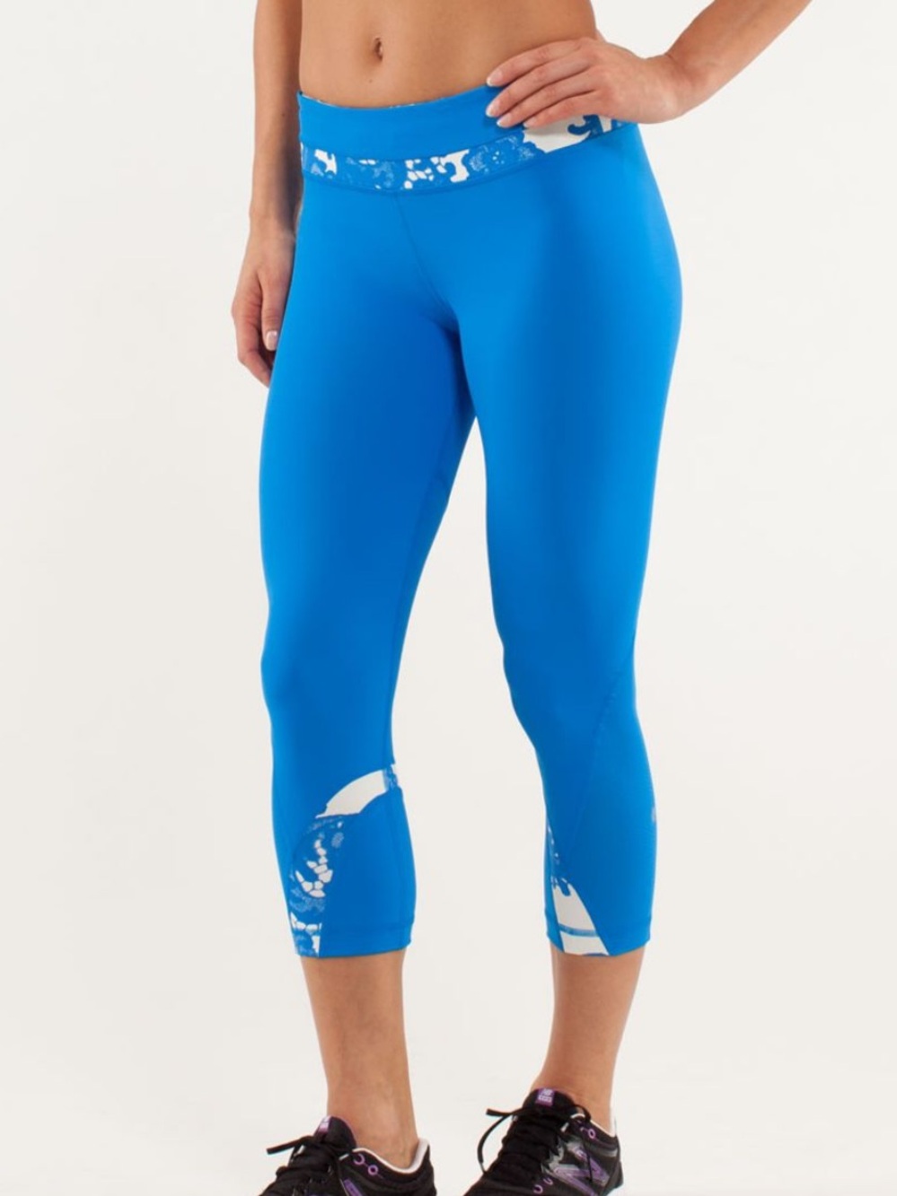 👗lululemon athletica inspire crop 11/beaming blue leggings
